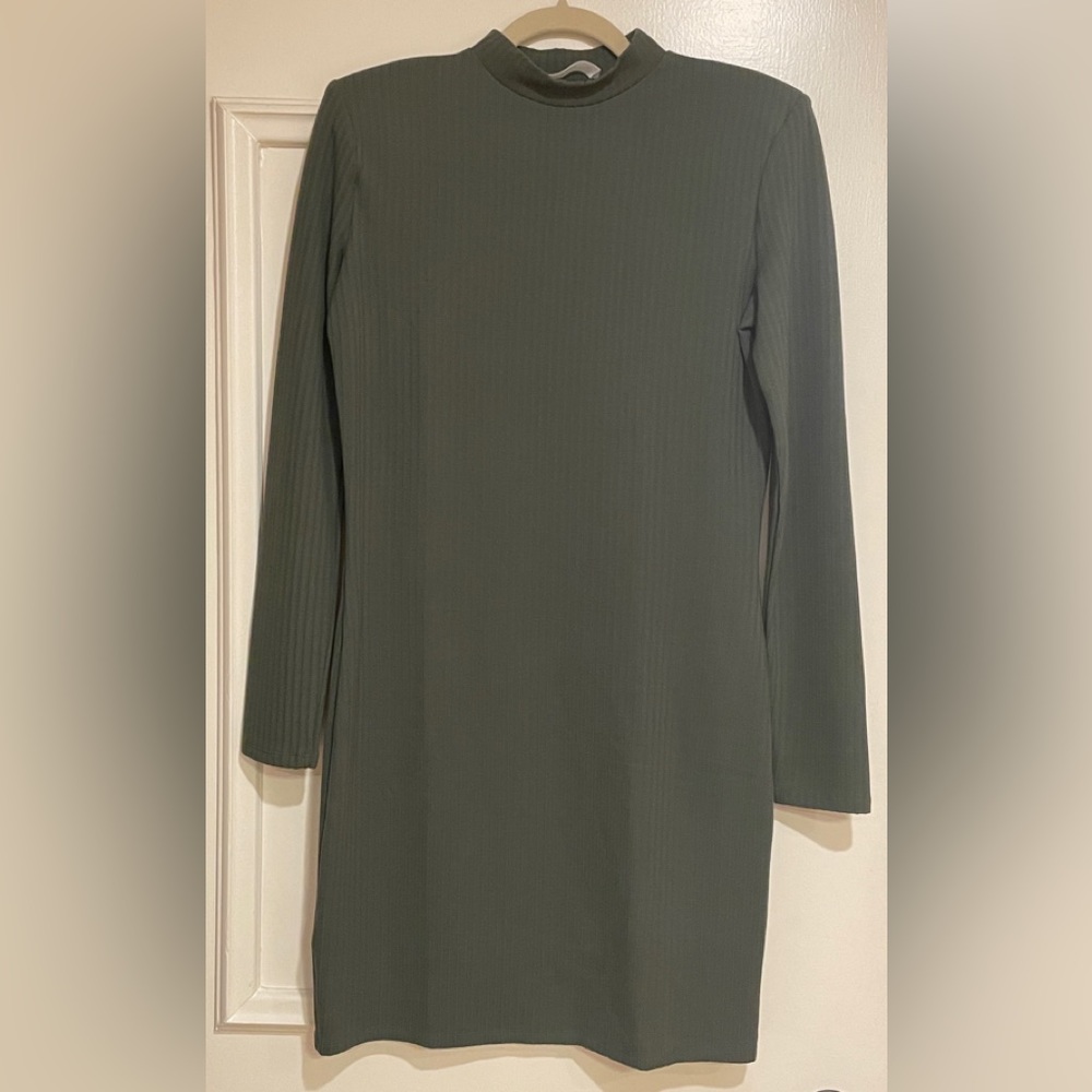 Green mock-neck dress, size 8